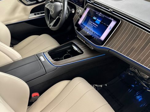 Used 2025 Mercedes-Benz E 350 Sedan image 14