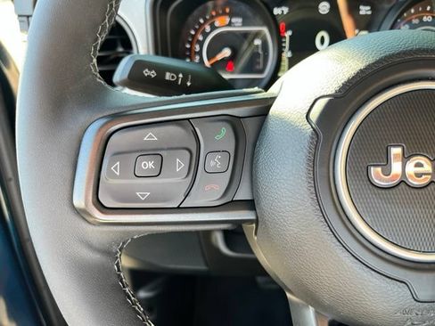 Certified 2025 Jeep Wrangler Sport AWD/4WD image 24