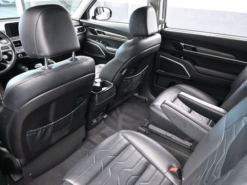 Used 2022 Kia Telluride SX w/ SX Prestige Package image 38