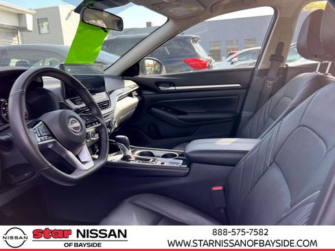 Used 2024 Nissan Altima 2.5 SR w/ SR Premium Package AWD/4WD image 17