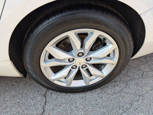 Used 2019 Chevrolet Impala LT FWD image 26