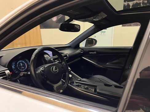 Used 2014 Lexus IS 350 w/ F Sport Package RWD image 11