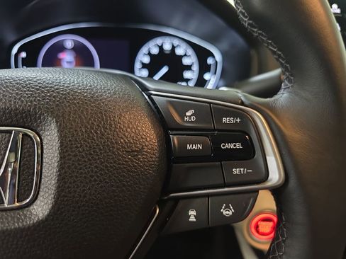 Used 2018 Honda Accord Touring image 21