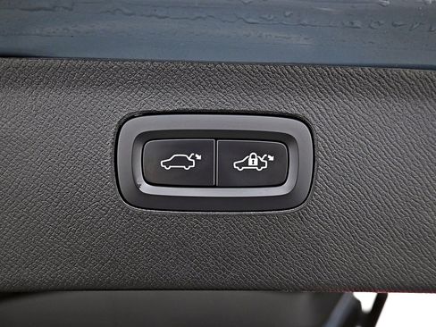 Used 2020 Volvo XC90 T6 Momentum image 35