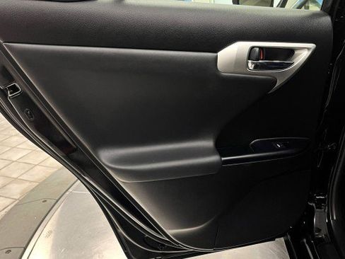 Used 2011 Lexus CT 200h Premium w/ Leather Pkg image 28