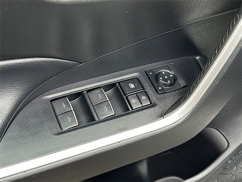 Used 2022 Toyota RAV4 XLE image 18