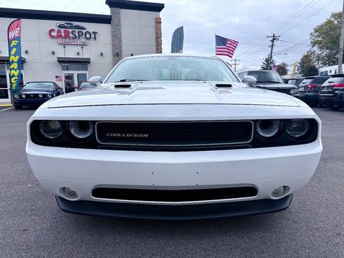 Used 2012 Dodge Challenger R/T w/ Electronics Convenience Group image 9