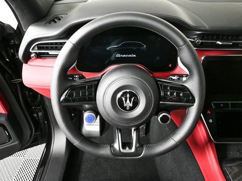 New 2025 Maserati Grecale Modena image 13