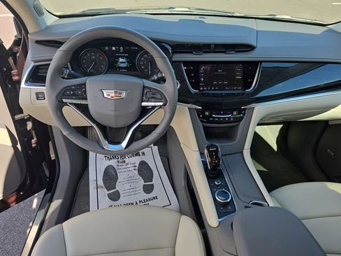 Used 2021 Cadillac XT6 Premium Luxury image 16