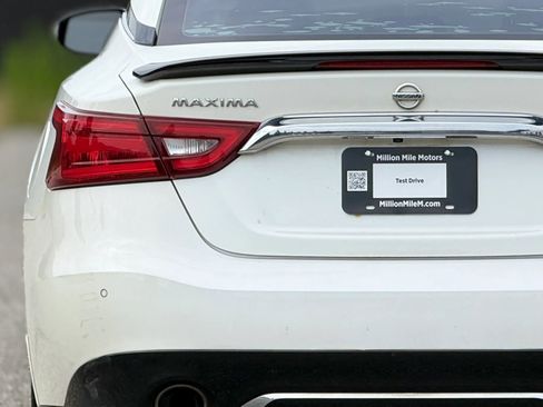 Used 2016 Nissan Maxima SR w/ Midnight Edition FWD image 13