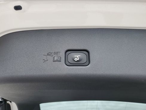New 2026 Lincoln Nautilus Premier AWD/4WD image 6