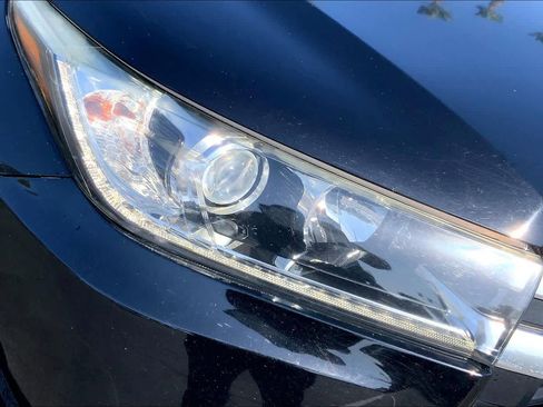 Used 2018 Toyota Highlander Limited FWD image 26