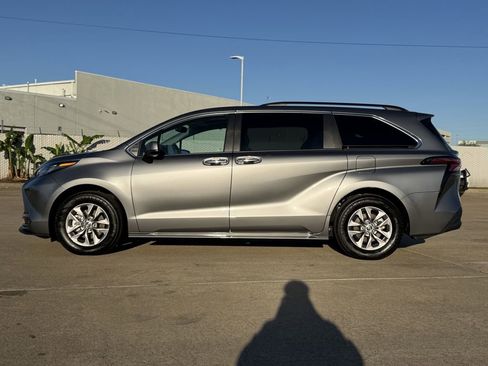 Certified 2026 Toyota Sienna XLE image 6