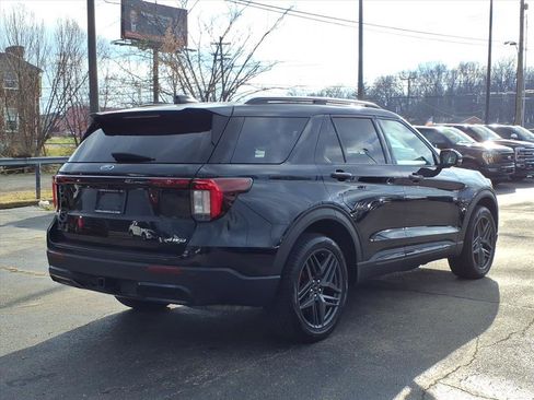 Used 2025 Ford Explorer ST-Line w/ Premium Package image 3