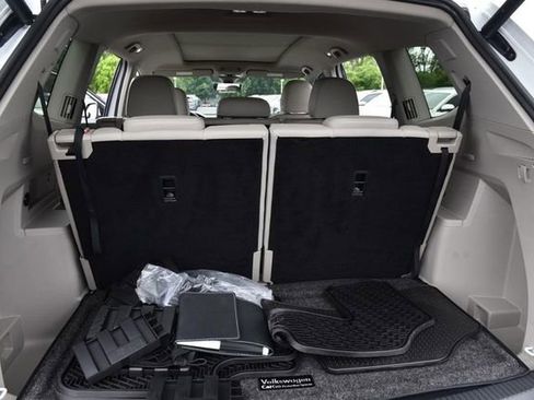 Used 2024 Volkswagen Atlas SEL Premium R-Line AWD/4WD image 26