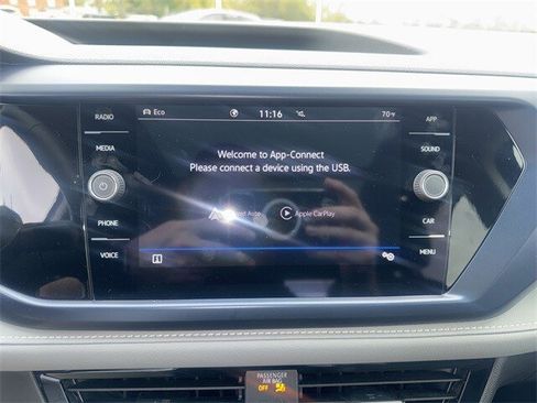 Used 2024 Volkswagen Taos SE w/ Panoramic Sunroof Package image 24