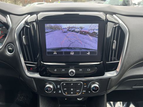 Used 2023 Chevrolet Traverse LT image 19