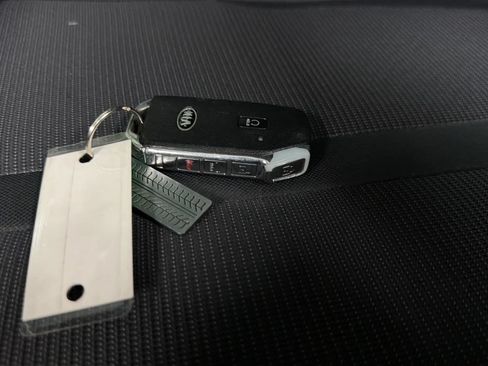 Used 2021 Kia K5 LXS FWD image 9