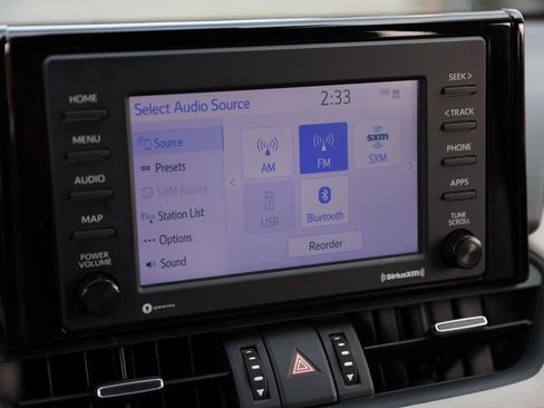 Used 2021 Toyota RAV4 XLE Premium image 30