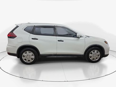 Used 2018 Nissan Rogue S FWD image 9