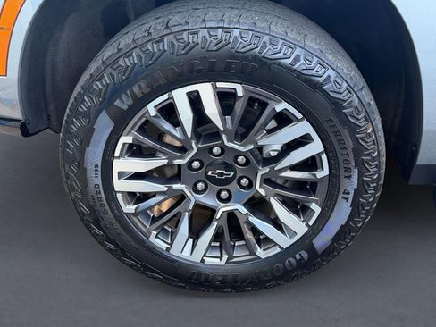 Used 2025 Chevrolet Tahoe Z71 AWD/4WD image 9