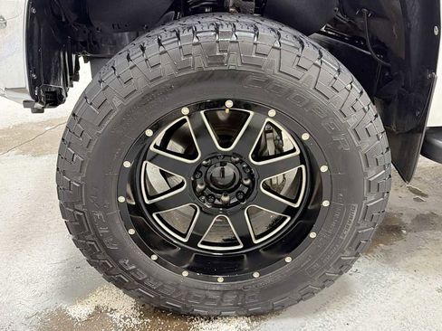 Used 2019 Toyota Tundra SR5 AWD/4WD image 10