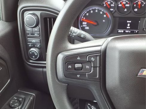 Used 2024 Chevrolet Silverado 1500 Custom image 10