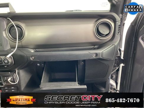 Used 2021 Jeep Gladiator Willys image 32