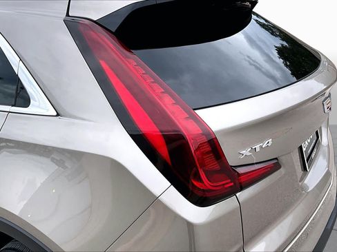 Used 2025 Cadillac XT4 Premium Luxury FWD image 28