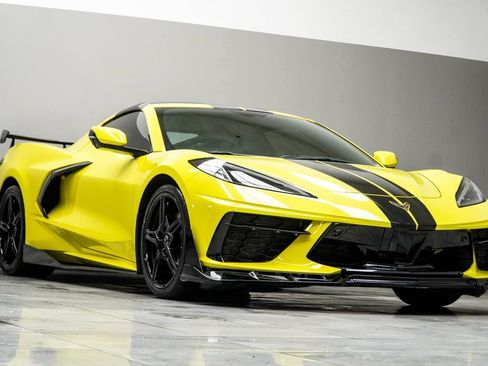 Used 2020 Chevrolet Corvette Stingray Preferred Cpe w/ 2LT Preferred Equipment Group RWD image 4