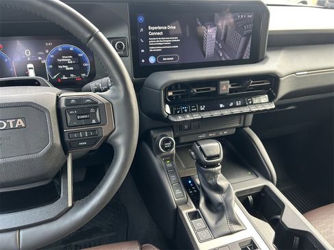 Used 2024 Toyota Land Cruiser image 17