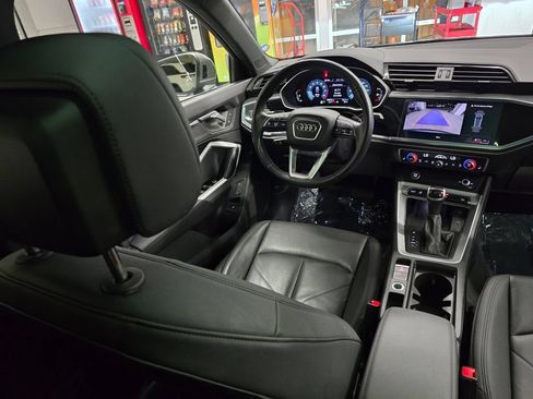 Used 2024 Audi Q3 2.0T Premium w/ Convenience Package AWD/4WD image 33