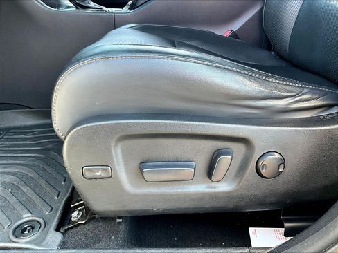 Used 2017 Toyota Highlander Limited Platinum FWD image 39