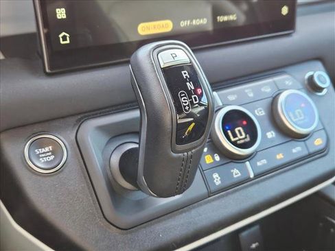 Used 2023 Land Rover Defender 130 SE image 14