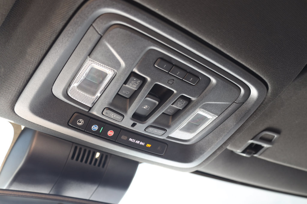 Used 2022 Chevrolet Silverado 1500 High Country w/ High Country Premium Package AWD/4WD image 16