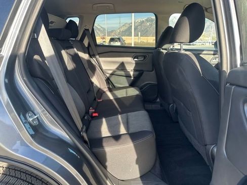 Used 2024 Nissan Rogue SV AWD/4WD image 14