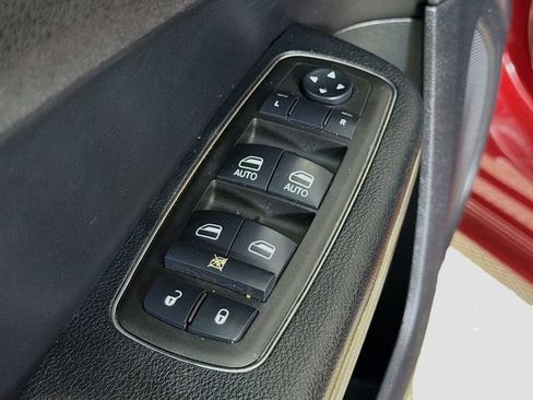 Used 2019 Chrysler 300 Touring w/ Sport Appearance Package RWD image 16