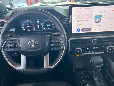 Used 2024 Toyota Tacoma Limited w/ Limited Package (LT) image 11