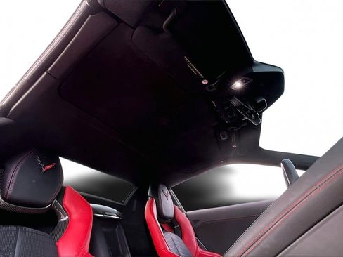 Used 2021 Chevrolet Corvette Stingray w/ Z51 Performance Package image 21