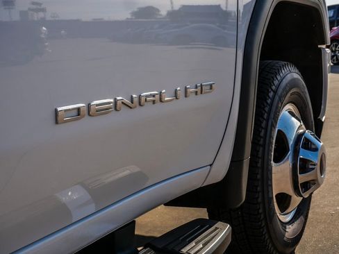 Used 2022 GMC Sierra 3500 Denali w/ Denali Ultimate Package image 11