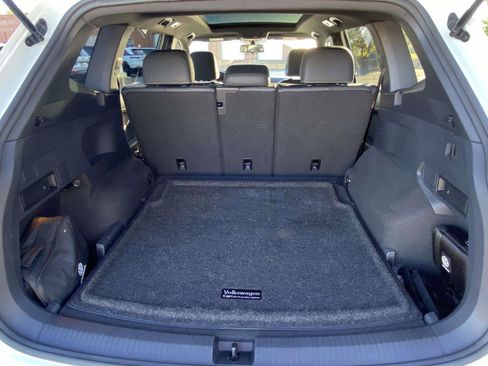 Used 2021 Volkswagen Tiguan SE R-Line image 10
