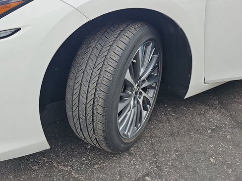 Certified 2020 Lexus ES 350 w/ Premium Package image 29