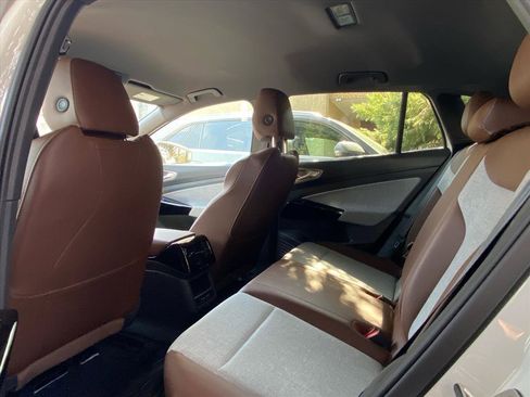 Certified 2023 Volkswagen ID.4 Pro image 8