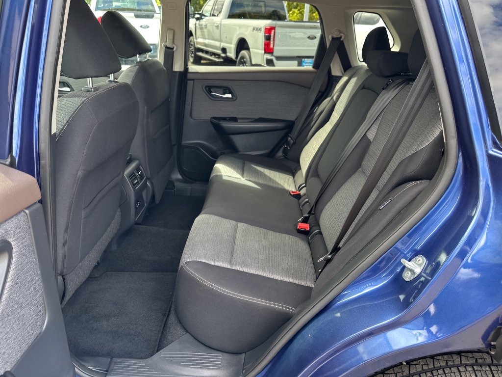 Used 2021 Nissan Rogue SV AWD/4WD image 15