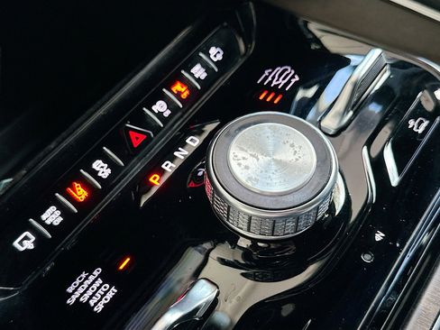 Used 2022 Jeep Grand Wagoneer Series I image 17