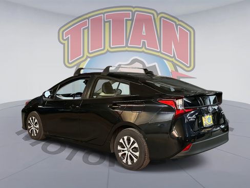 Used 2021 Toyota Prius XLE image 3