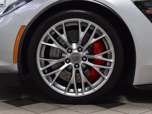Used 2015 Chevrolet Corvette Z06 w/ 3LZ Preferred Equipment Group image 30