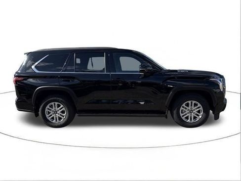 Used 2025 Toyota Sequoia SR5 AWD/4WD image 2