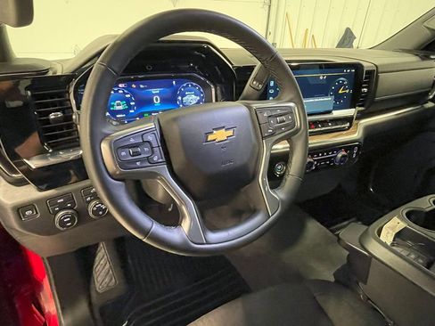 Used 2024 Chevrolet Silverado 1500 LT image 22