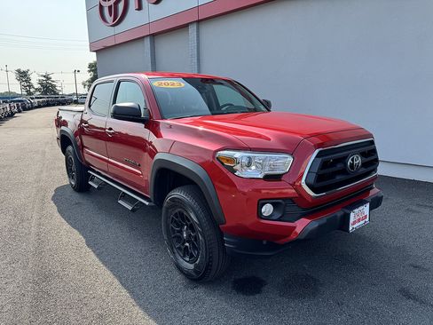 Certified 2023 Toyota Tacoma SR5 w/ SX Package AWD/4WD image 4
